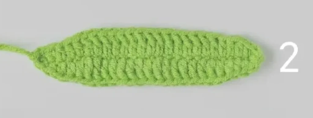 Crochet leaf, lime green, step 2.