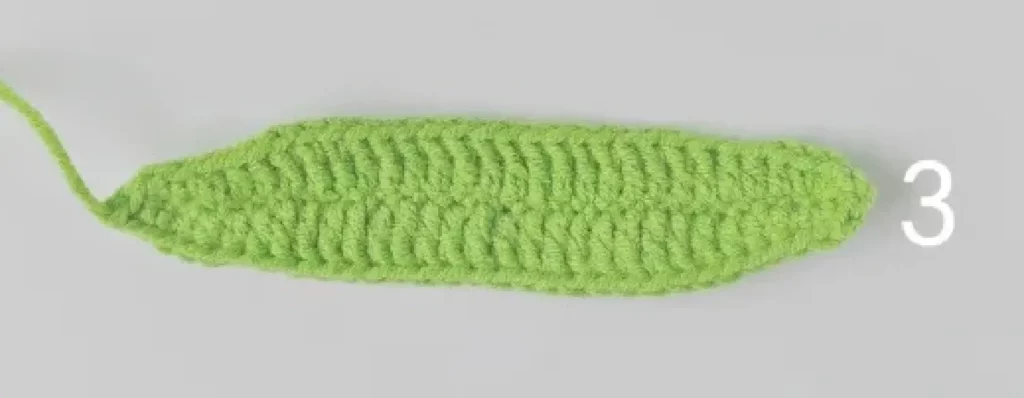 Crochet leaf, lime green, step 3.
